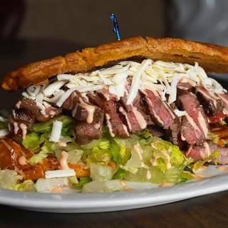 Patacon Carne Asada